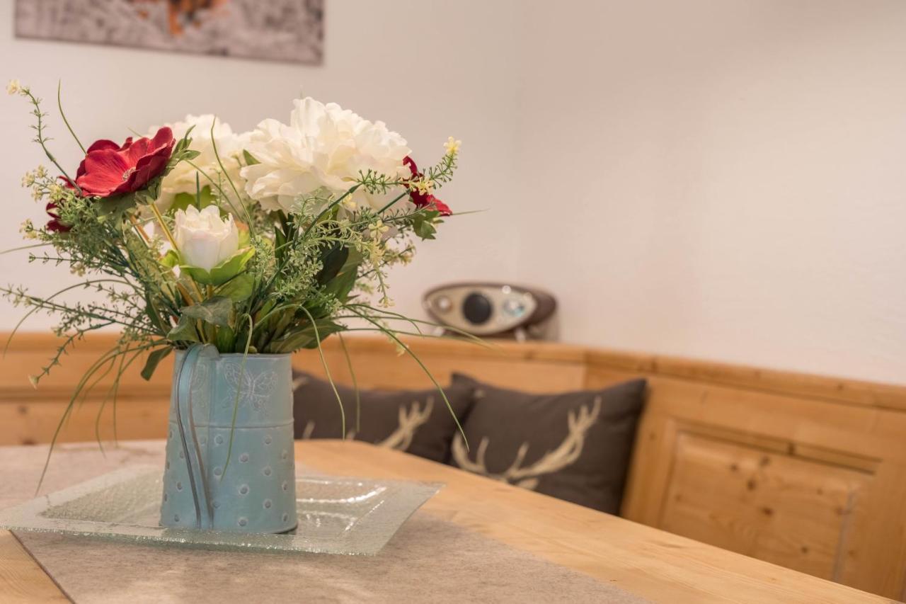 Ferienwohnung Lilly ガルミッシュ・パルテンキルヒェン エクステリア 写真
