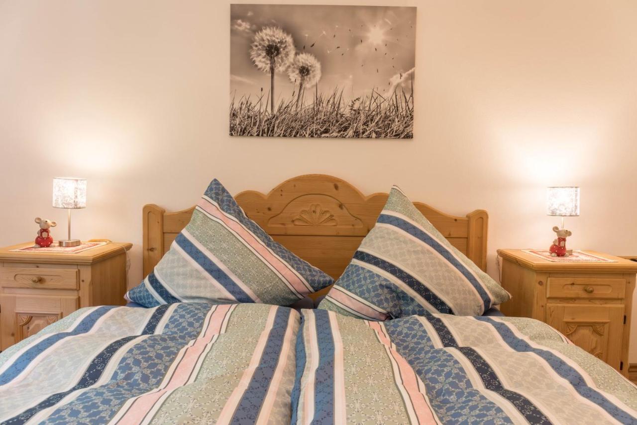 Ferienwohnung Lilly ガルミッシュ・パルテンキルヒェン エクステリア 写真