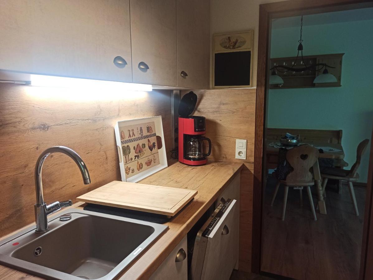 Ferienwohnung Lilly ガルミッシュ・パルテンキルヒェン エクステリア 写真